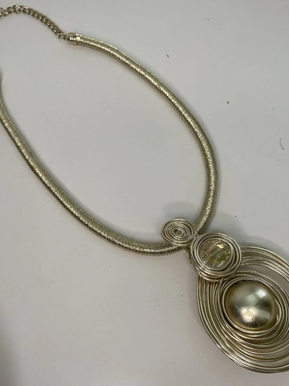 Women's Gold Wire Statement Pendant Necklace With Lobster Clasp Elegant Look